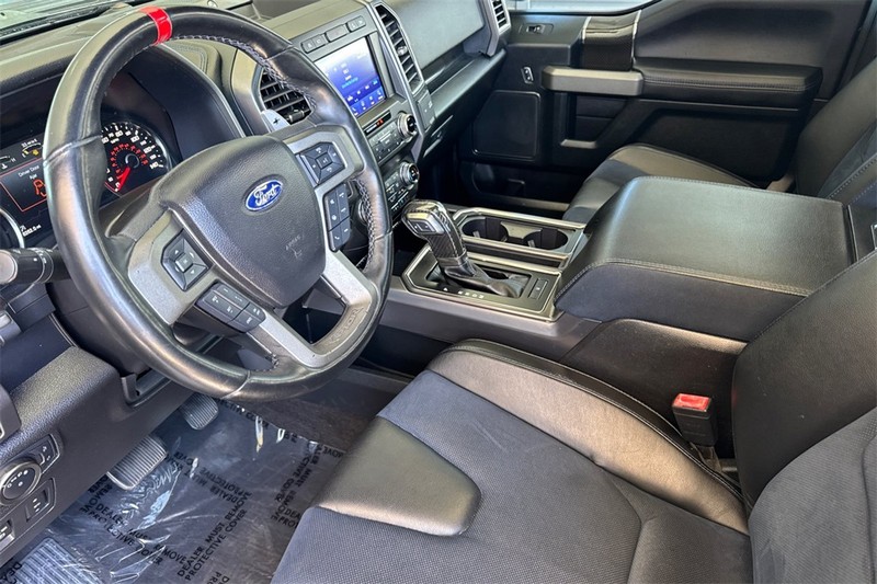 Ford F-150 Vehicle Full-screen Gallery Image 10