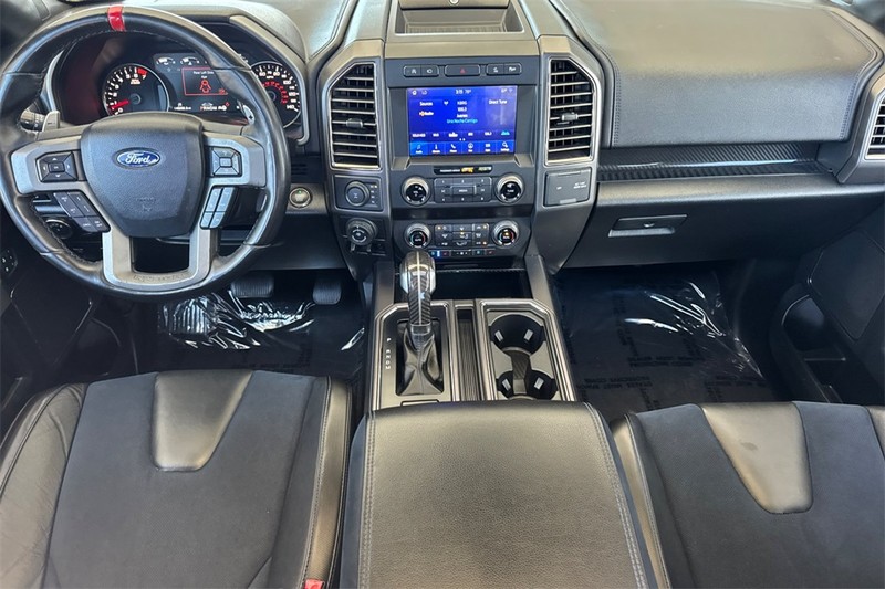 Ford F-150 Vehicle Full-screen Gallery Image 13