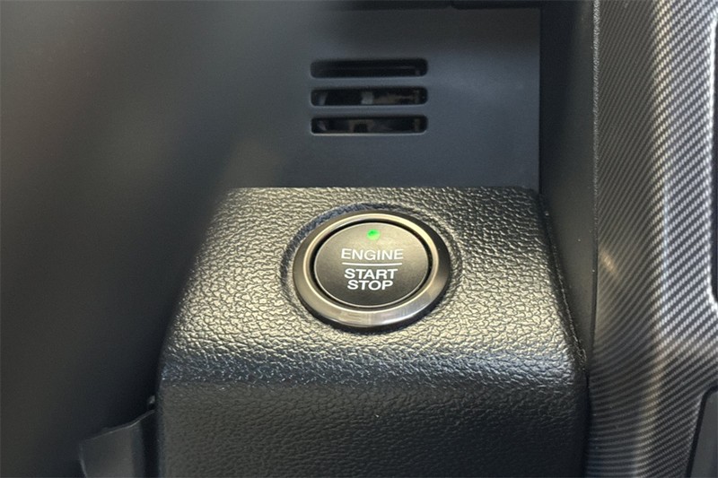Ford F-150 Vehicle Full-screen Gallery Image 22