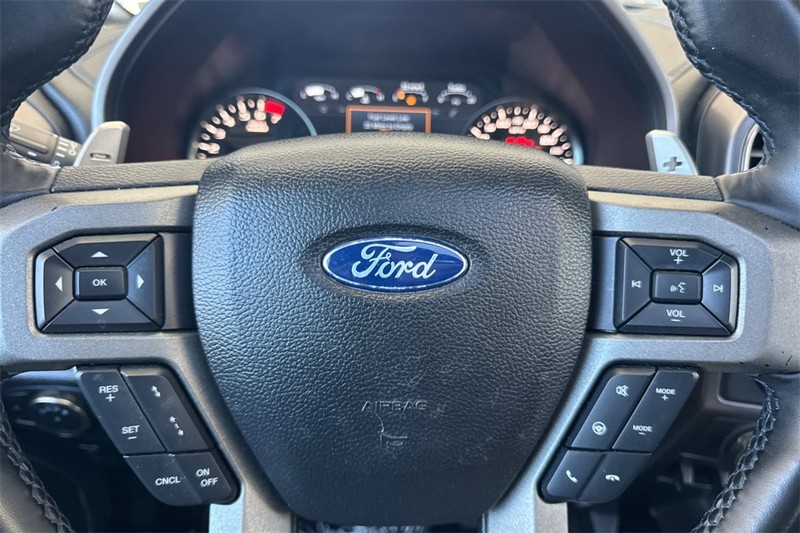 Ford F-150 Vehicle Full-screen Gallery Image 23