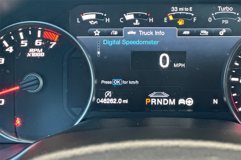 Ford F-150 Vehicle Full-screen Gallery Image 25