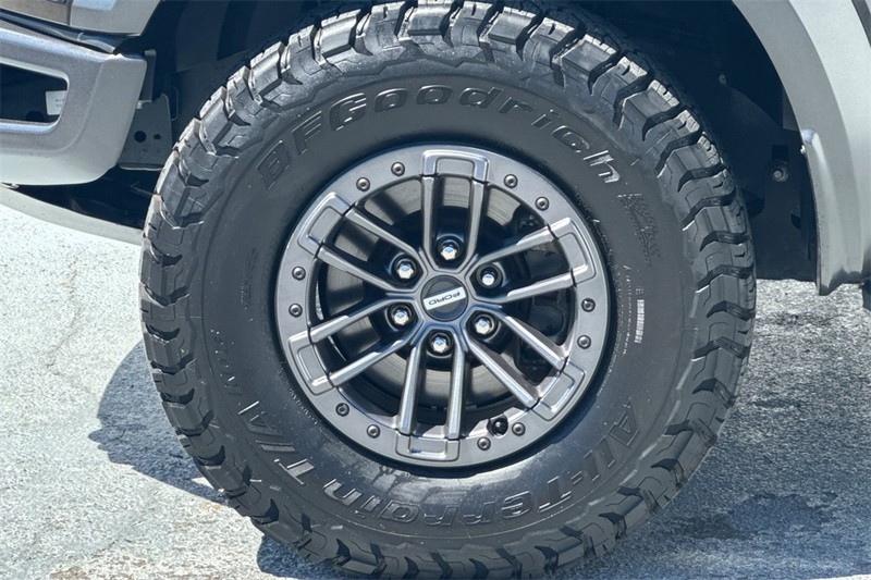 Ford F-150 Vehicle Full-screen Gallery Image 26