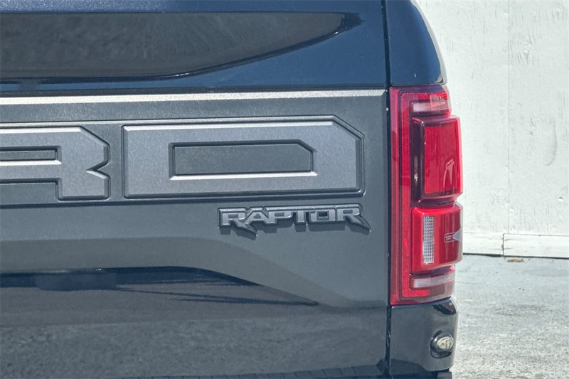 Ford F-150 Vehicle Full-screen Gallery Image 27