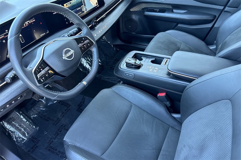 Nissan ARIYA Vehicle Full-screen Gallery Image 10