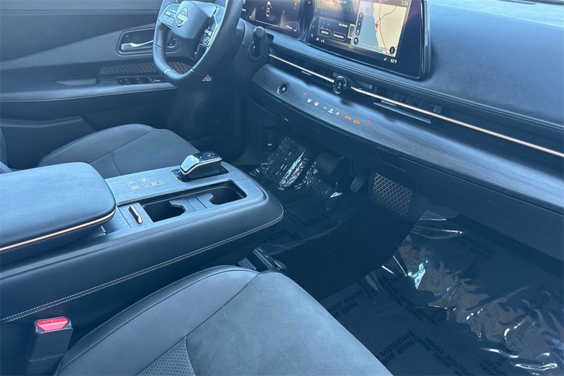 Nissan ARIYA Vehicle Full-screen Gallery Image 16