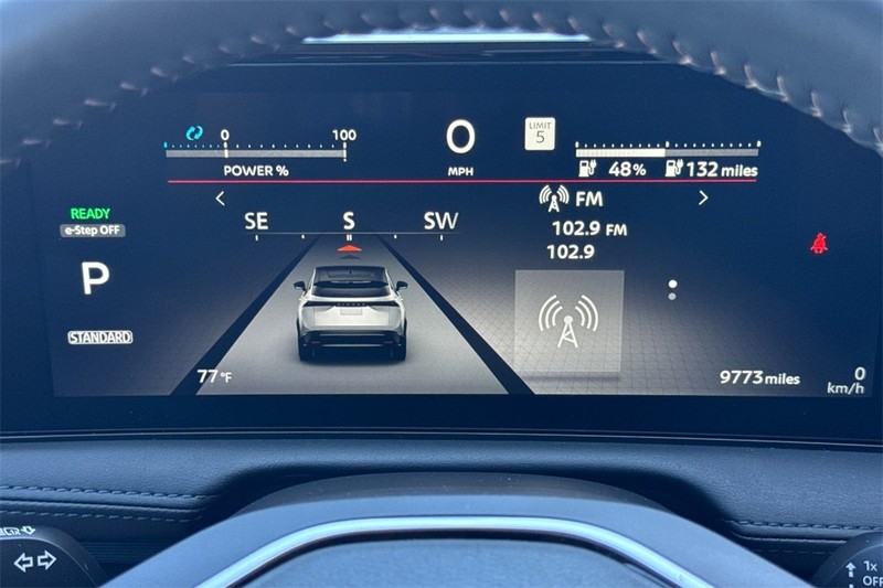 Nissan ARIYA Vehicle Full-screen Gallery Image 25