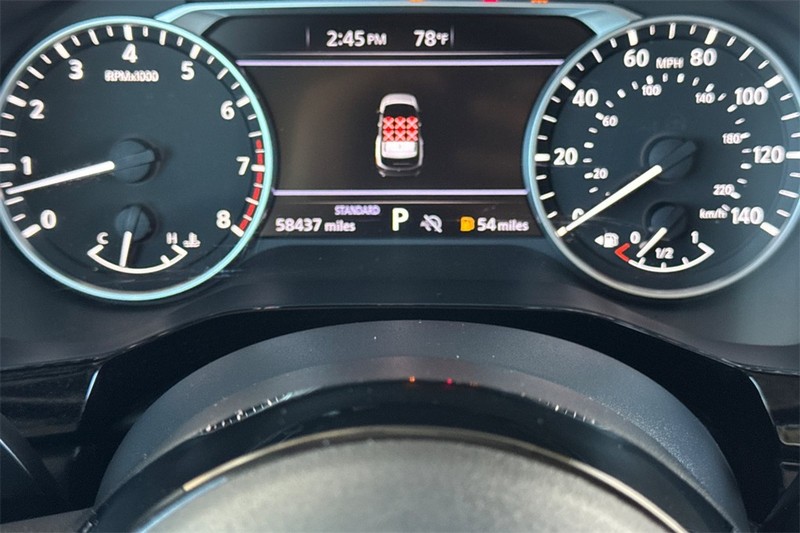 Nissan Pathfinder Vehicle Full-screen Gallery Image 23