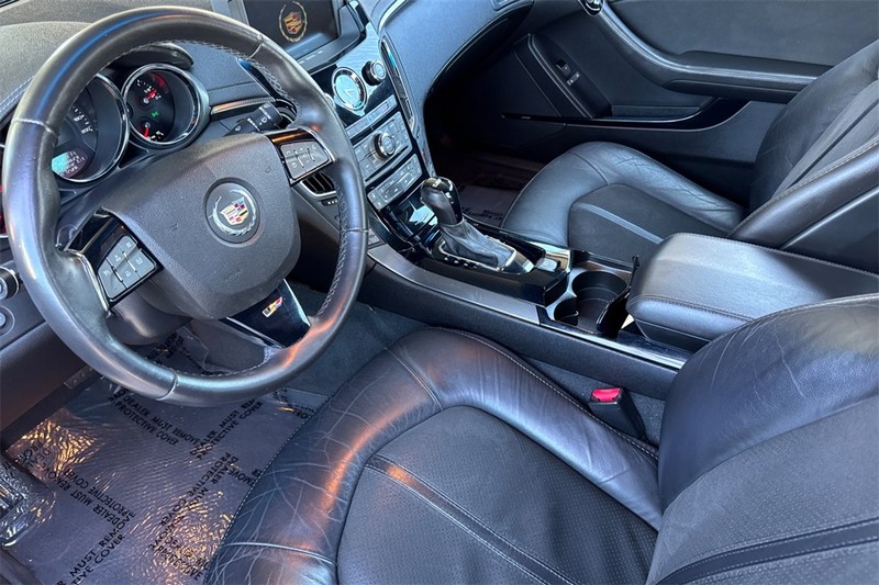 Cadillac CTS-V Coupe Vehicle Full-screen Gallery Image 10