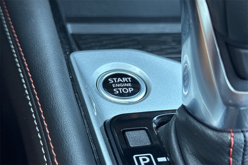 Nissan Altima Vehicle Full-screen Gallery Image 22