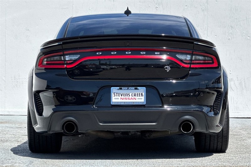 Dodge Charger Vehicle Full-screen Gallery Image 05