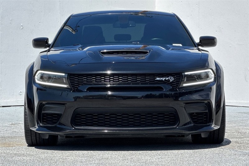 Dodge Charger Vehicle Full-screen Gallery Image 09