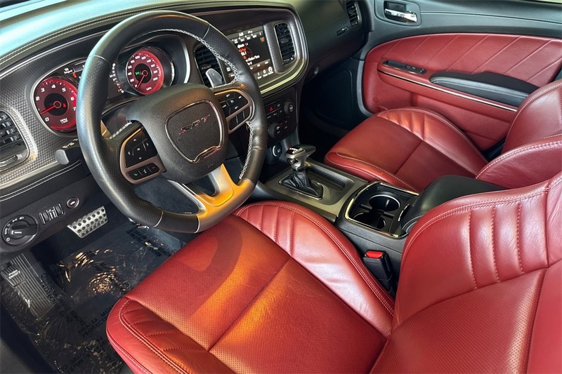 Dodge Charger Vehicle Full-screen Gallery Image 10