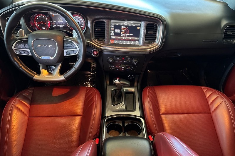 Dodge Charger Vehicle Full-screen Gallery Image 13