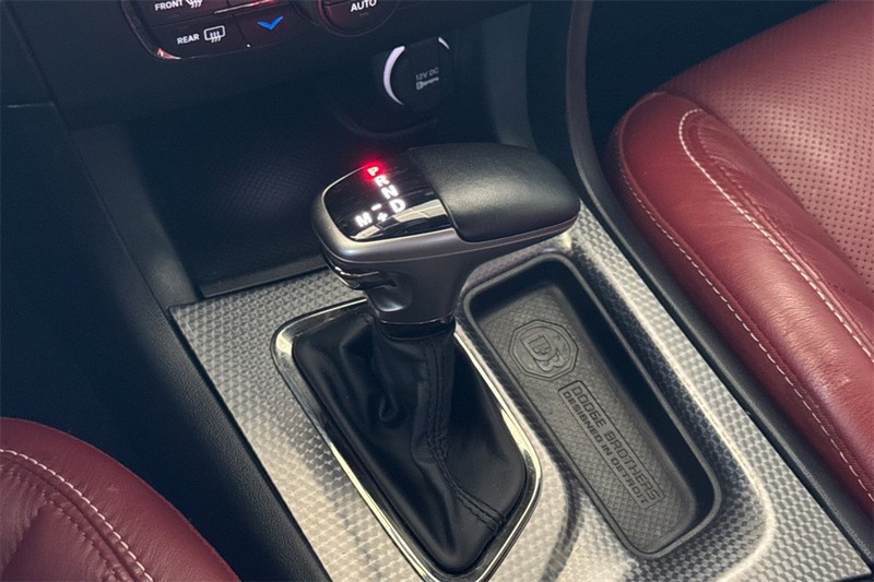Dodge Charger Vehicle Full-screen Gallery Image 20