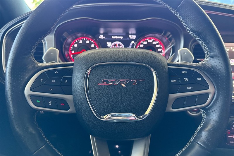 Dodge Charger Vehicle Full-screen Gallery Image 22