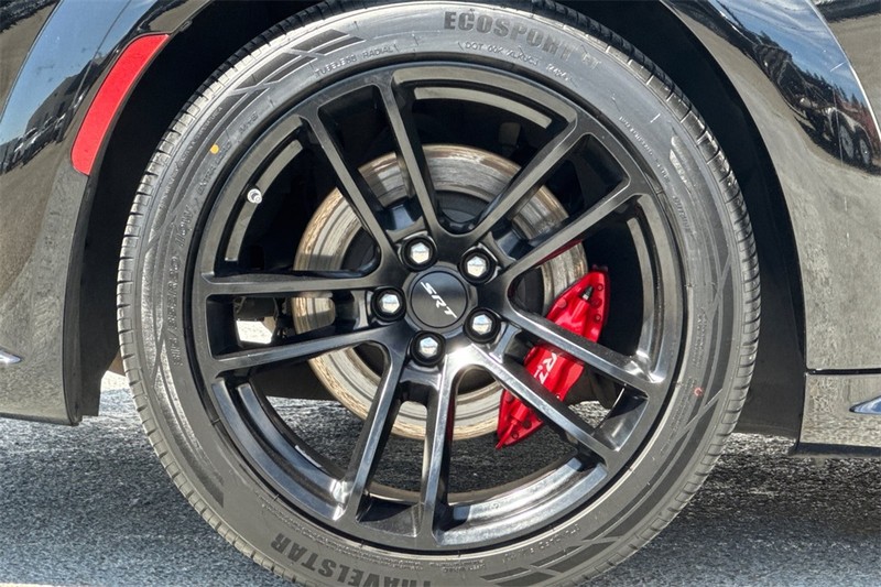 Dodge Charger Vehicle Full-screen Gallery Image 25