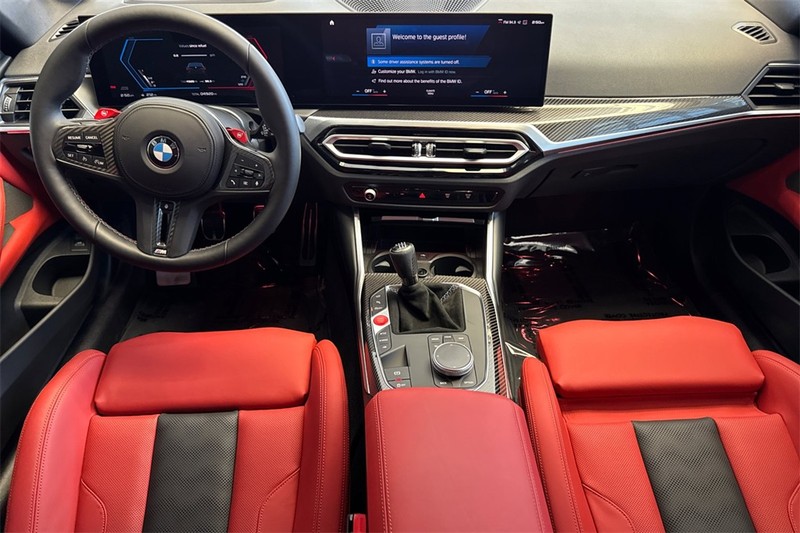 BMW M4 Vehicle Full-screen Gallery Image 13
