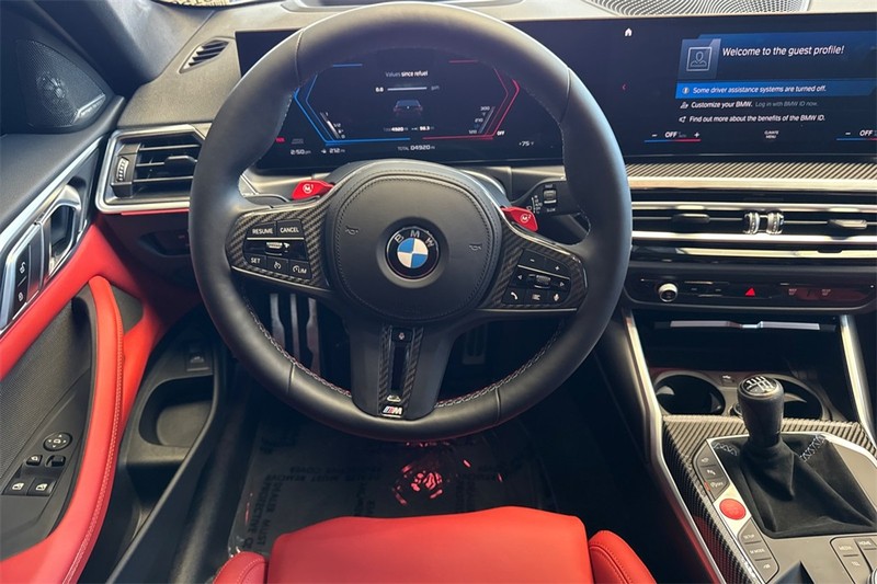 BMW M4 Vehicle Full-screen Gallery Image 14