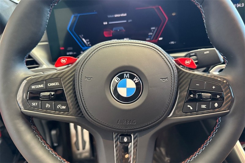 BMW M4 Vehicle Full-screen Gallery Image 22