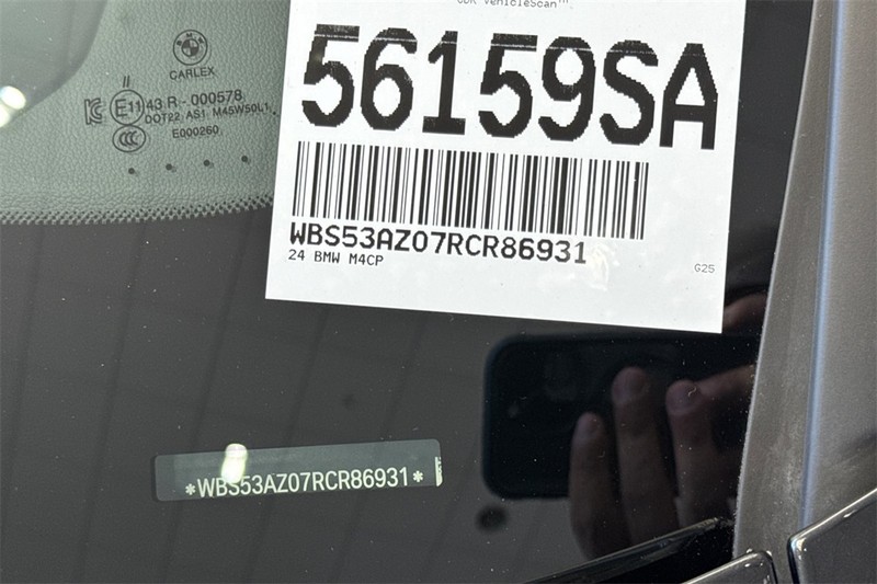 BMW M4 Vehicle Full-screen Gallery Image 27