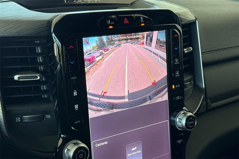 Ram 1500 Vehicle Full-screen Gallery Image 19