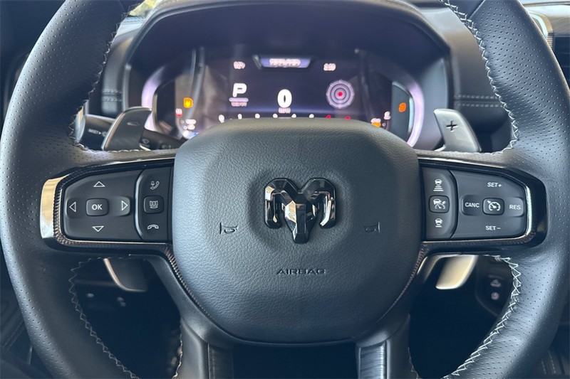 Ram 1500 Vehicle Full-screen Gallery Image 23