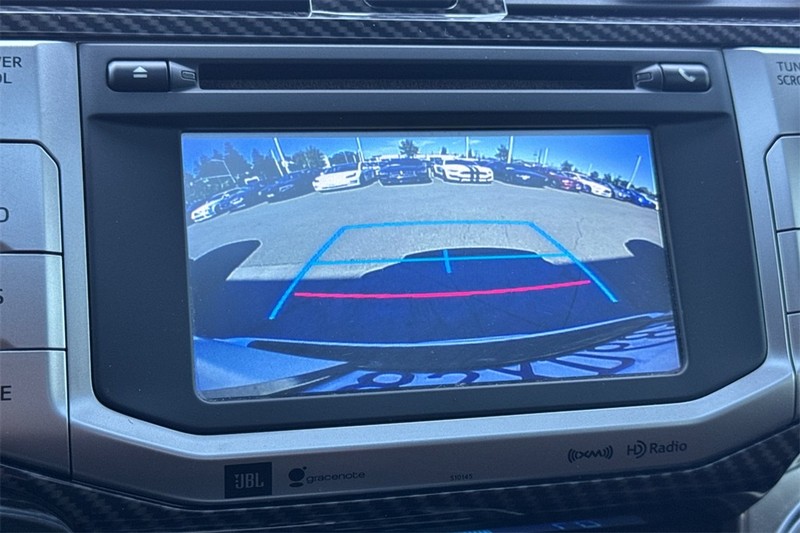 Toyota 4Runner Vehicle Full-screen Gallery Image 20