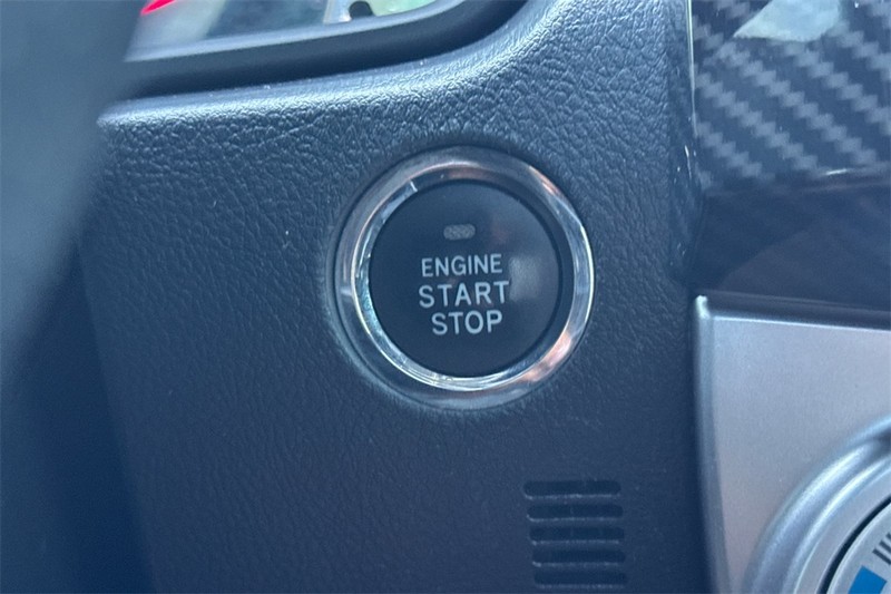 Toyota 4Runner Vehicle Full-screen Gallery Image 23