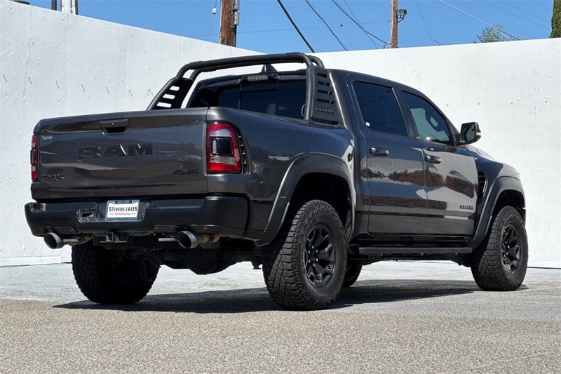Ram 1500 Vehicle Full-screen Gallery Image 04