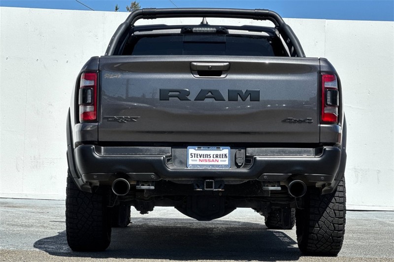 Ram 1500 Vehicle Full-screen Gallery Image 05