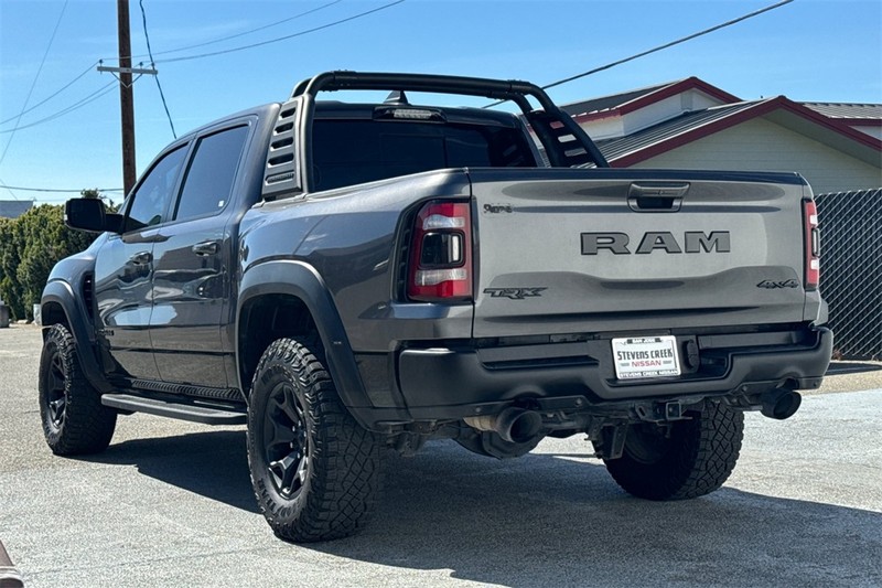 Ram 1500 Vehicle Full-screen Gallery Image 06