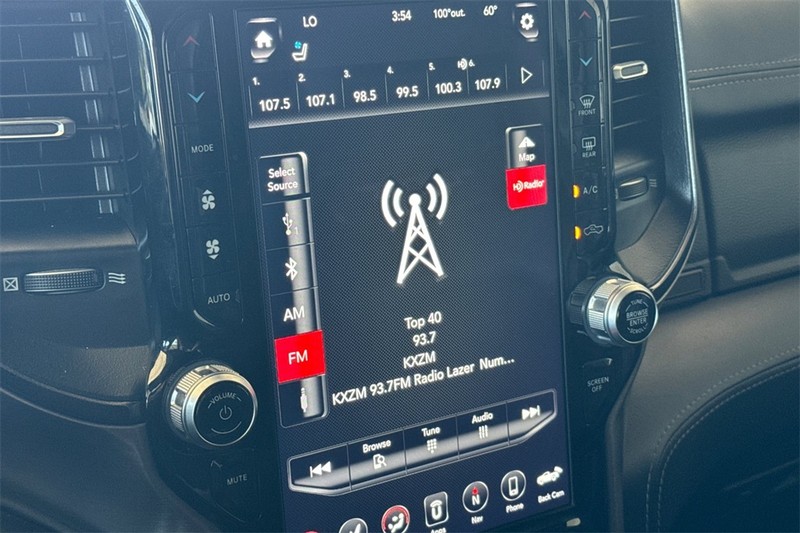 Ram 1500 Vehicle Full-screen Gallery Image 17