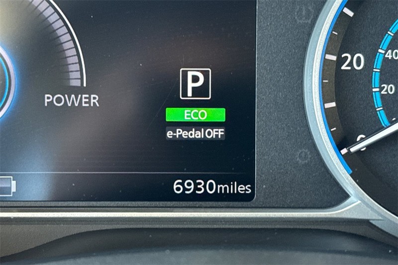 Nissan LEAF Vehicle Full-screen Gallery Image 25
