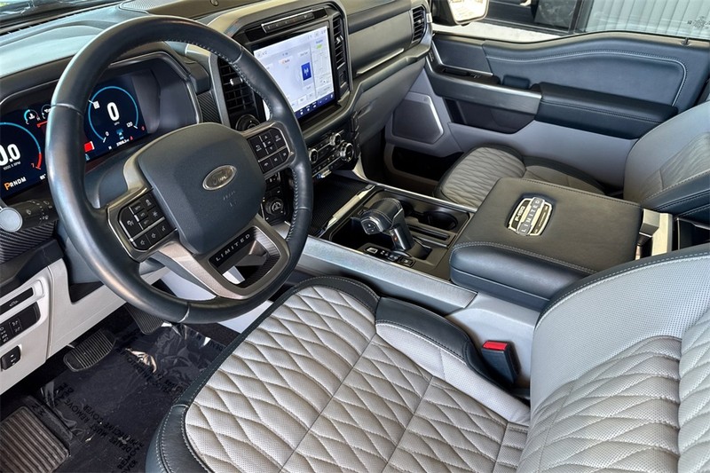 Ford F-150 Vehicle Full-screen Gallery Image 10