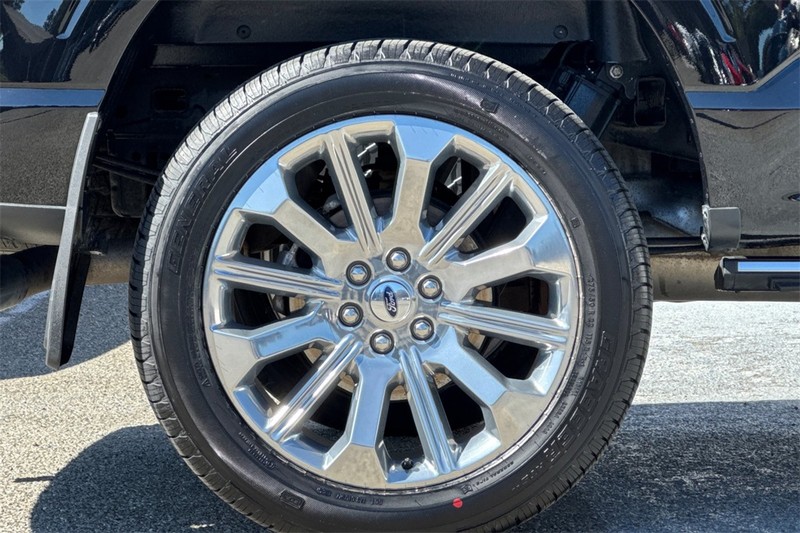 Ford F-150 Vehicle Full-screen Gallery Image 26