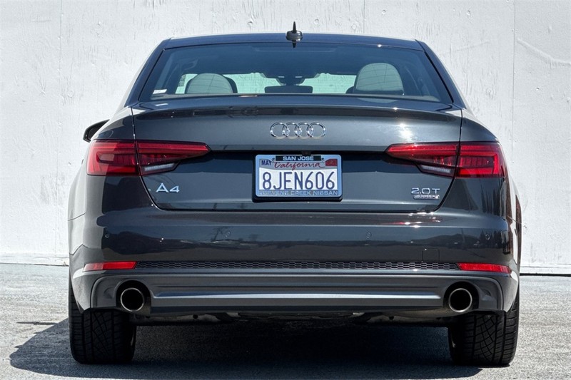 Audi A4 Vehicle Full-screen Gallery Image 05