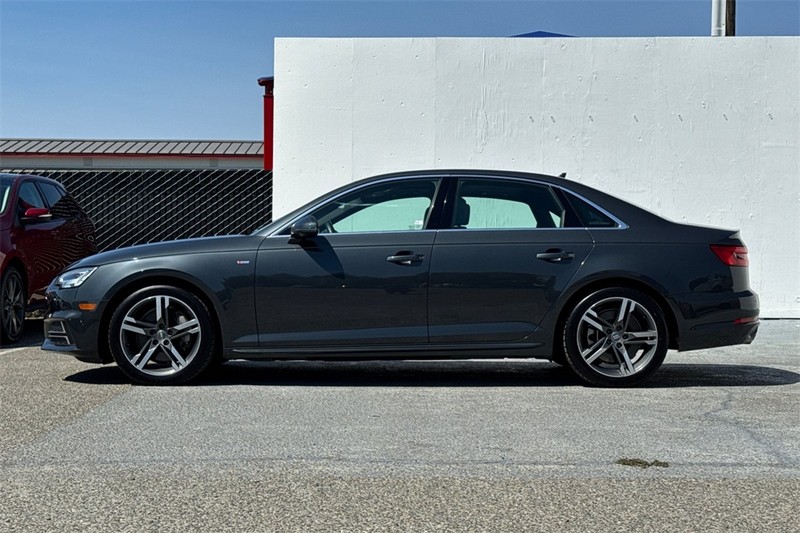 Audi A4 Vehicle Full-screen Gallery Image 07