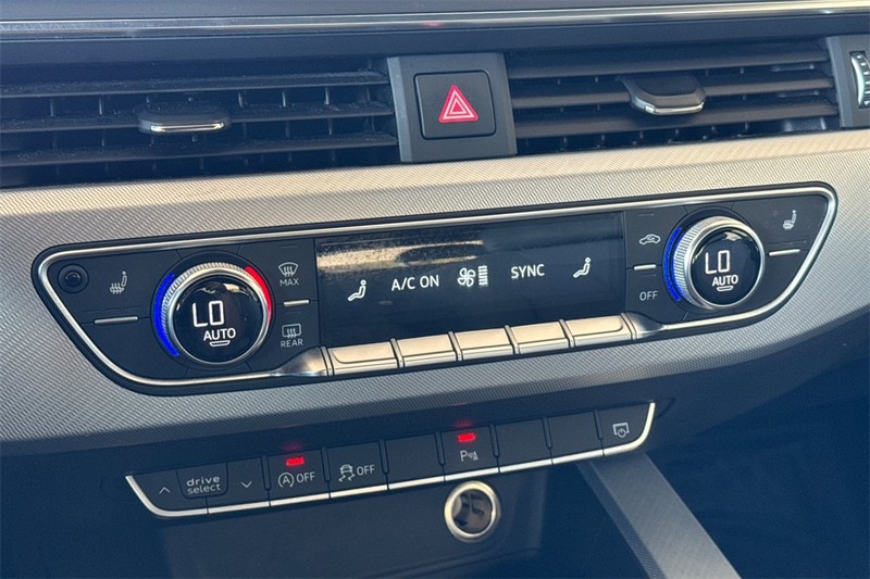 Audi A4 Vehicle Full-screen Gallery Image 20