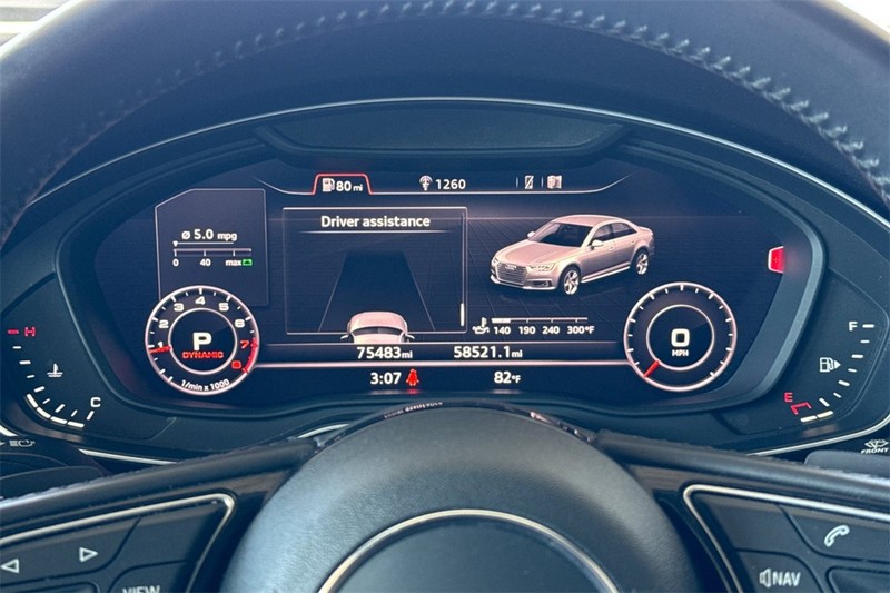 Audi A4 Vehicle Full-screen Gallery Image 24