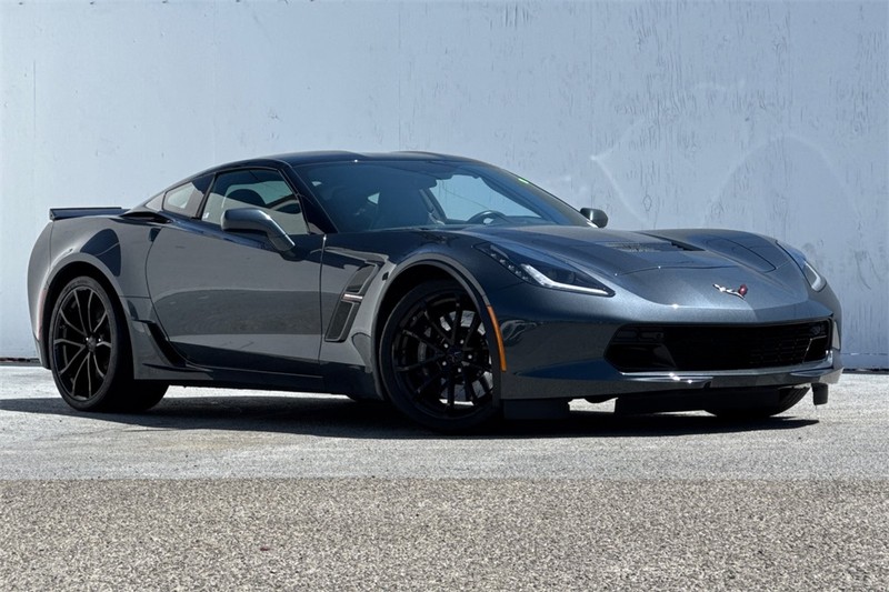 Chevrolet Corvette Vehicle Full-screen Gallery Image 02