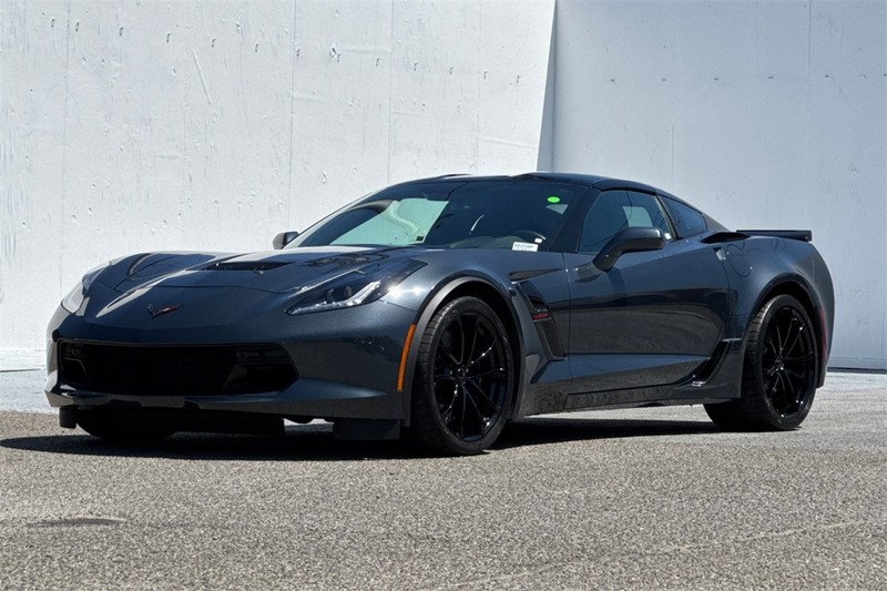 Chevrolet Corvette Vehicle Full-screen Gallery Image 08