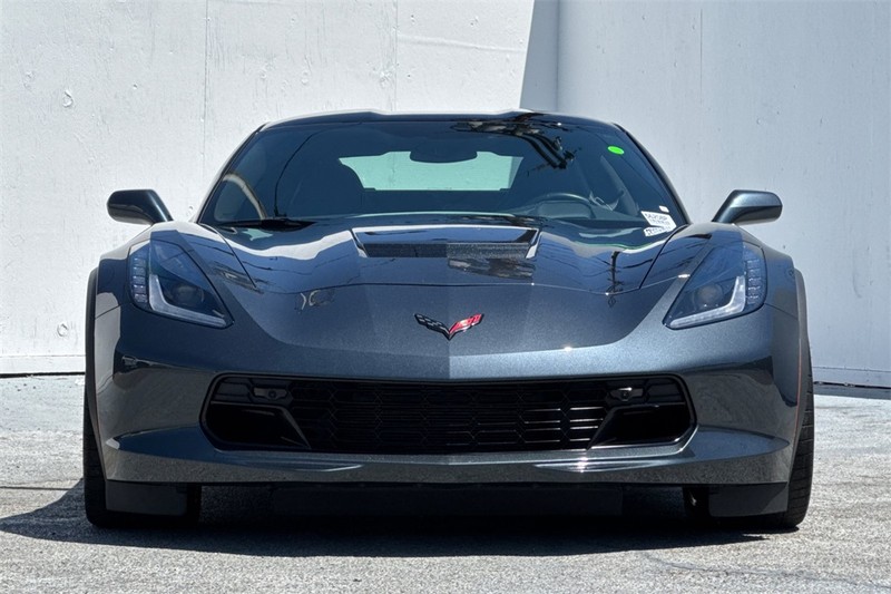 Chevrolet Corvette Vehicle Full-screen Gallery Image 09