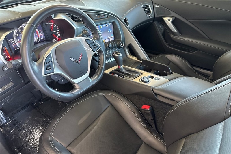 Chevrolet Corvette Vehicle Full-screen Gallery Image 10