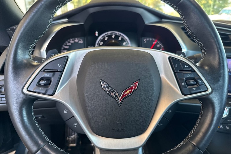 Chevrolet Corvette Vehicle Full-screen Gallery Image 21