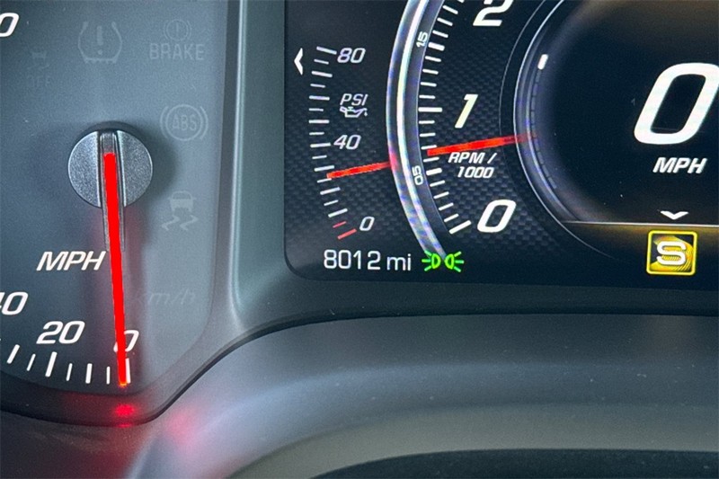 Chevrolet Corvette Vehicle Full-screen Gallery Image 23
