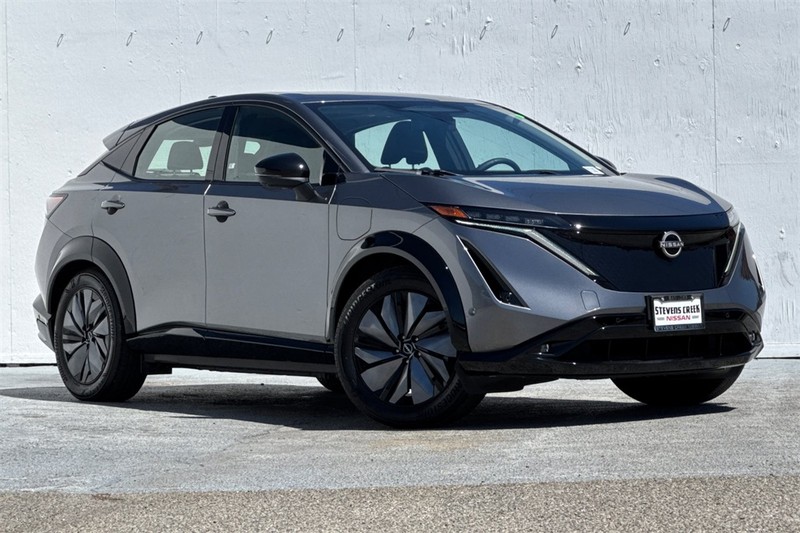 Nissan ARIYA Vehicle Full-screen Gallery Image 02