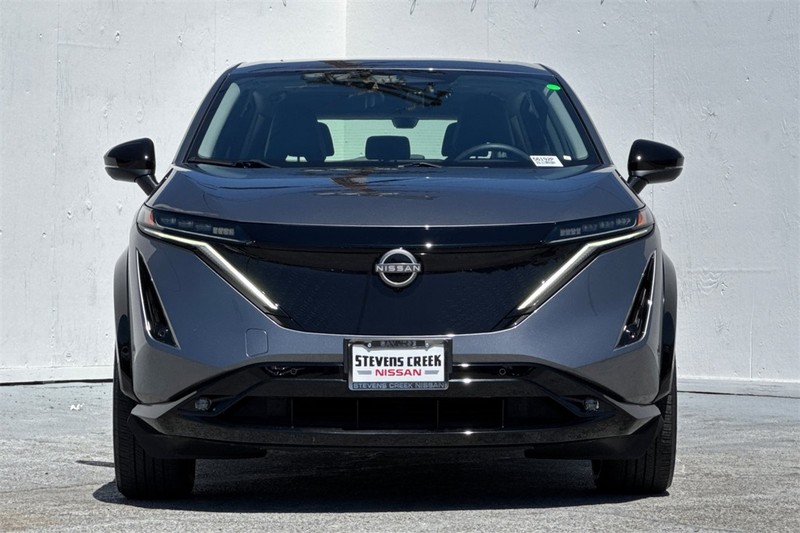 Nissan ARIYA Vehicle Full-screen Gallery Image 09