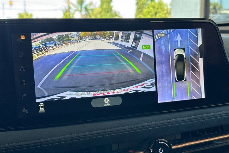 Nissan ARIYA Vehicle Full-screen Gallery Image 19