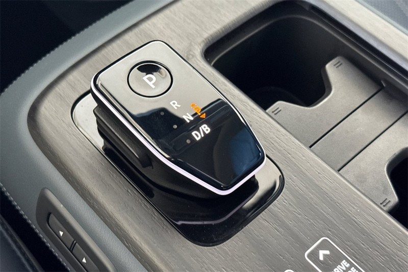 Nissan ARIYA Vehicle Full-screen Gallery Image 21