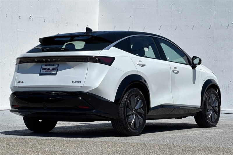 Nissan Ariya Vehicle Full-screen Gallery Image 04